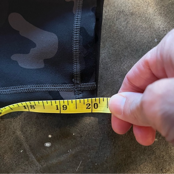 Zyia Camo leggings XL - Picture 7 of 9